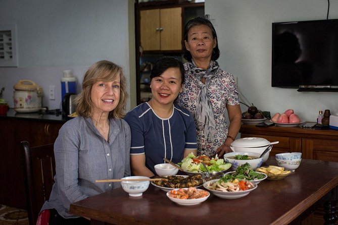3-hour Traditional Vietnamese Home-Cooking Class in Da Nang - Meeting Diep and Loc in the Kitchen