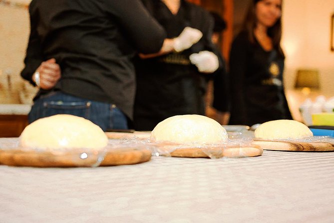 3-hour Tuscan Cooking Class with Wine & Oil Tasting - Making Pici by hand