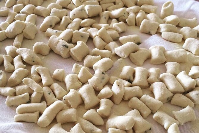 3-hour Tuscan Cooking Class with Wine & Oil Tasting - Ricotta gnocchi and a second seasonal sauce