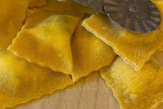 3 in 1 Cooking Class near Navona: Fettuccine, Ravioli & Tiramisu - Eating the meal you prepared