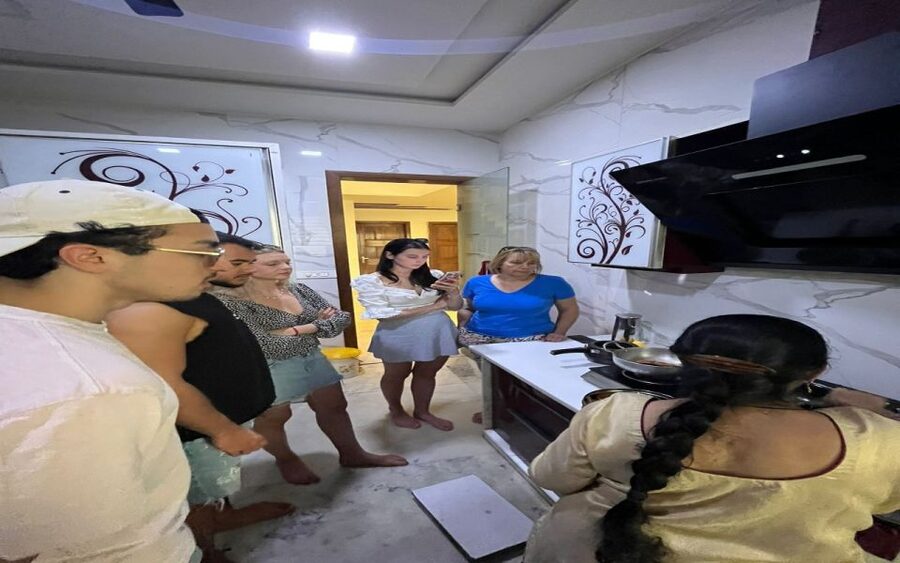 Agra: Indian Food Private Cooking Class - Meeting Amir and Reaching the Family Home