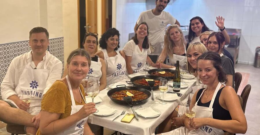 Alicante Paella Cooking Class, Tapas, Drinks and Market - Timing, access, and practical details