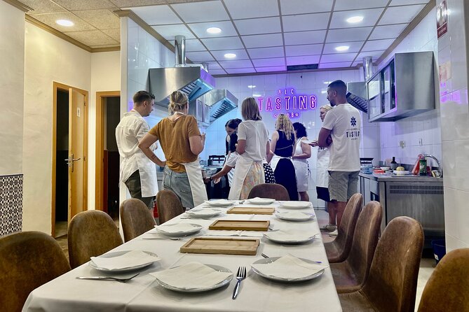 Alicante Paella Cooking Class, Tapas, Drinks and Marketplace - Tapas, local drinks, and a long meal