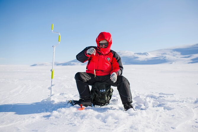Arctic Fishing & Open Fire Cooking - Three ways to fish below frozen water
