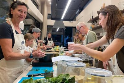 Athens: Traditional Vegan Cooking Class incl. Drinks