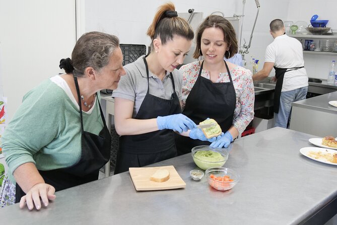 Authentic Greek Cooking Experience in Amorgos - A small group with a warm, family-style feel