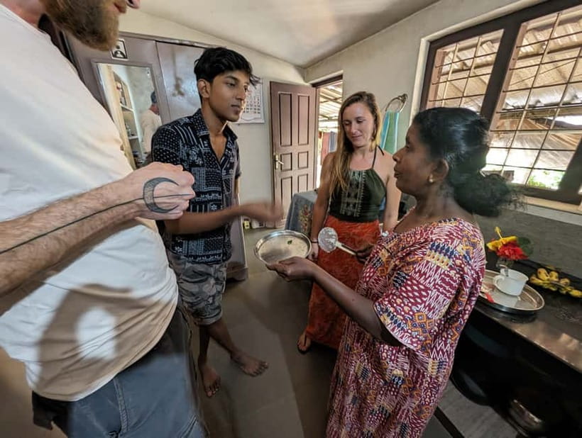 Authentic local vegetarian Kerala cooking class in Wayanad - Timing, language, and booking details