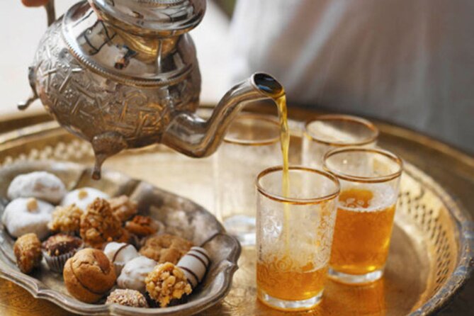 Authentic Moroccan Cooking Class in a Farm in Marrakech - Making salad and Moroccan mint tea