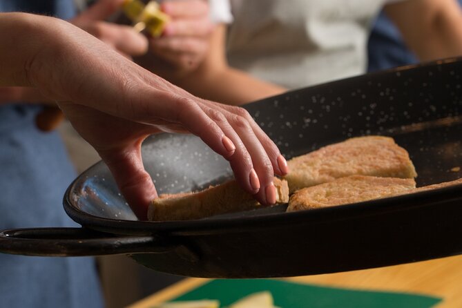 Authentic spanish tapas cooking class in barcelona - Cooking Spanish food at Roots Gastro Club
