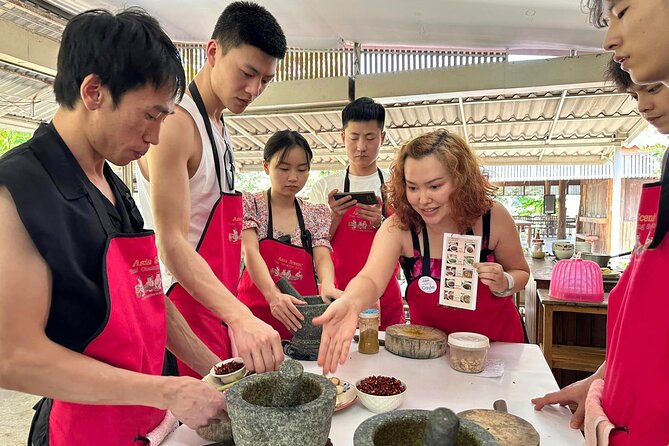 Authentic Thai Cooking Class and Farm Visit in Chiang Mai - Why the small group changes the class