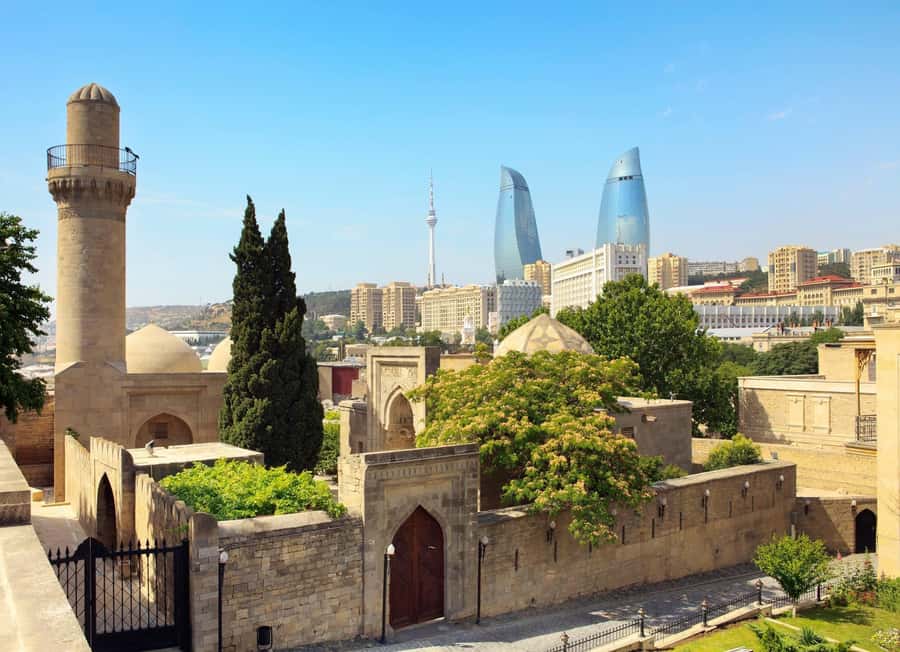 Azerbaijani Cooking Class & Old City Tour & Lunch - Starting inside Baku’s medieval walls