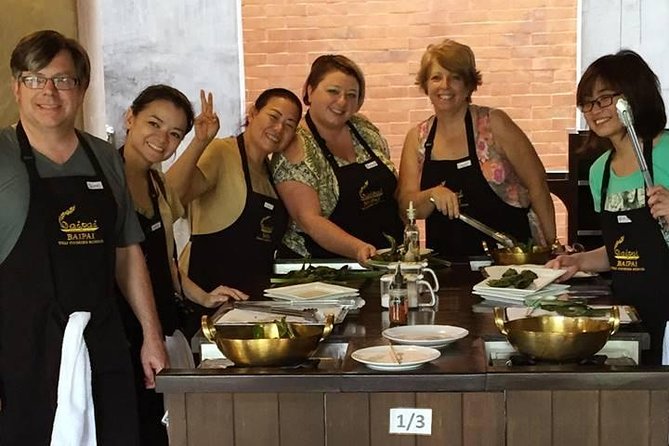 Baipai Thai Cooking School Class in Bangkok - Sitting down to eat what you made