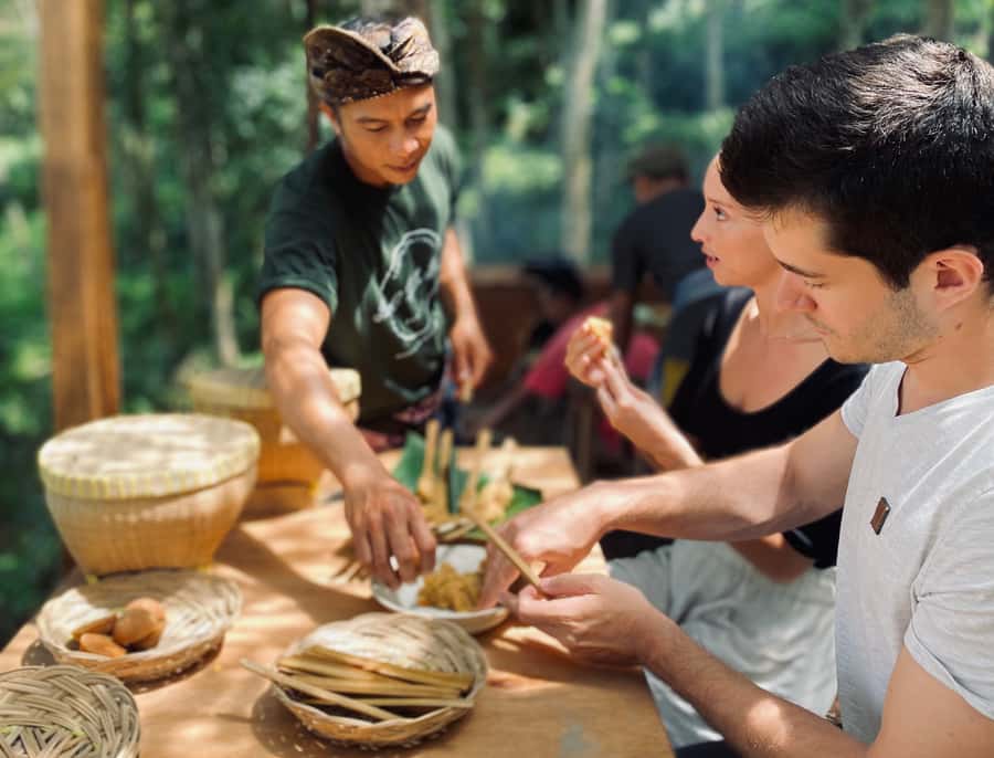 Bali: Cooking Class with 5 Balinese Dishes - A mountain kitchen rather than a show kitchen