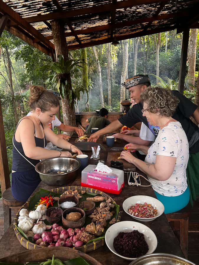Bali: Cooking Class with 5 Balinese Dishes - Should you book the Sidemen cooking class?