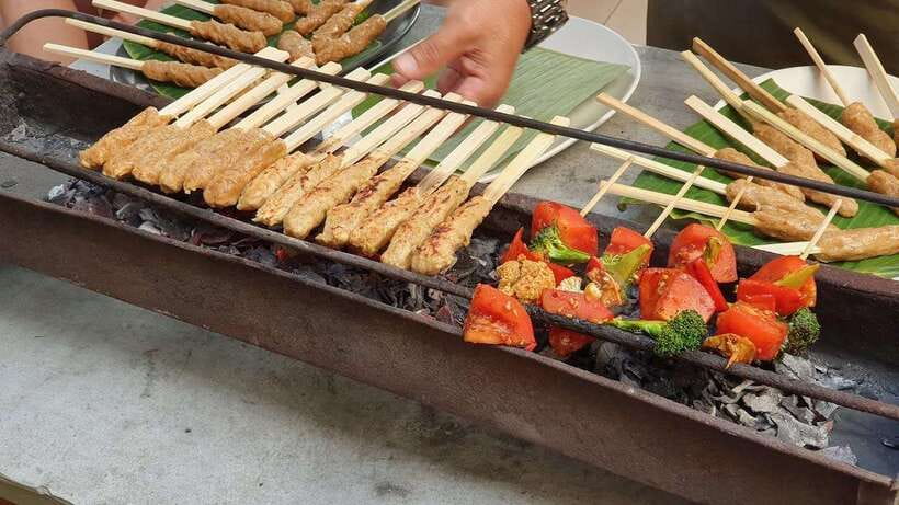 Balinese cooking class/Go shopping at the market, cook, eat - The nine-dish menu, from sweet to savory