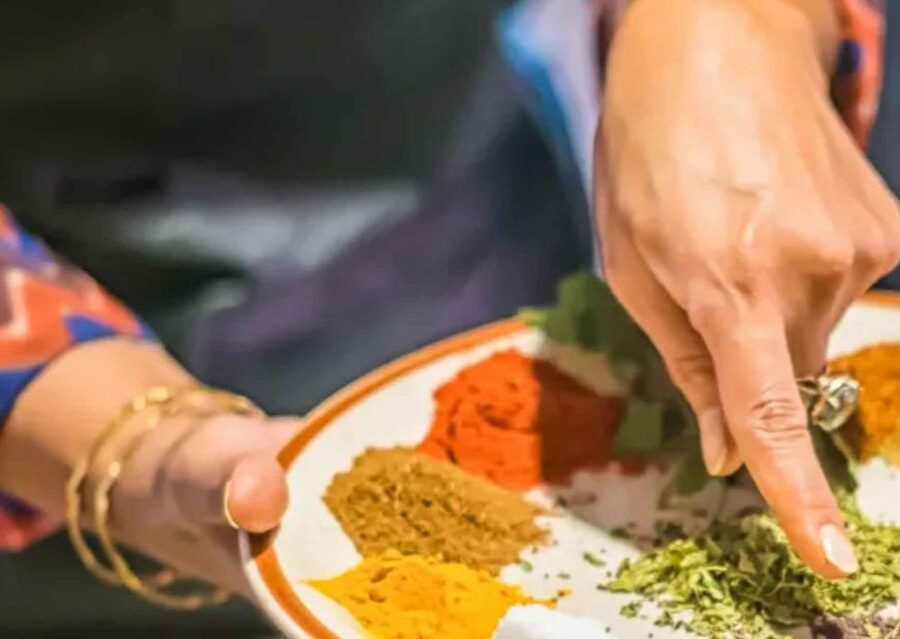 Bangalore: Traditional Cooking Classes & Dinner with Family - A Bangalore food experience built around a family table