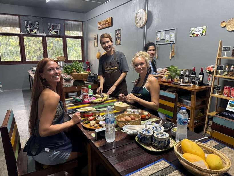 Bangkok: Authentic Thai Cooking Class with Local Host - Key points to know before booking