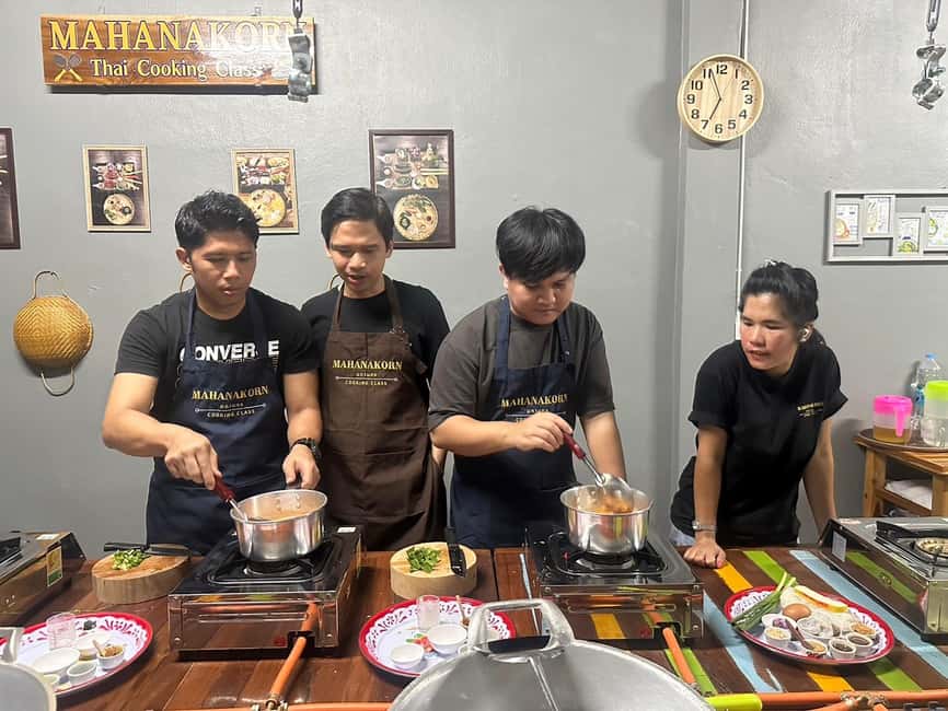 Bangkok: Authentic Thai Cooking Class with Local Host - Adapting the menu for vegan and vegetarian diets