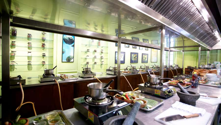 Bangkok: Blue Elephant Thai Cooking Class - What the $143 price includes