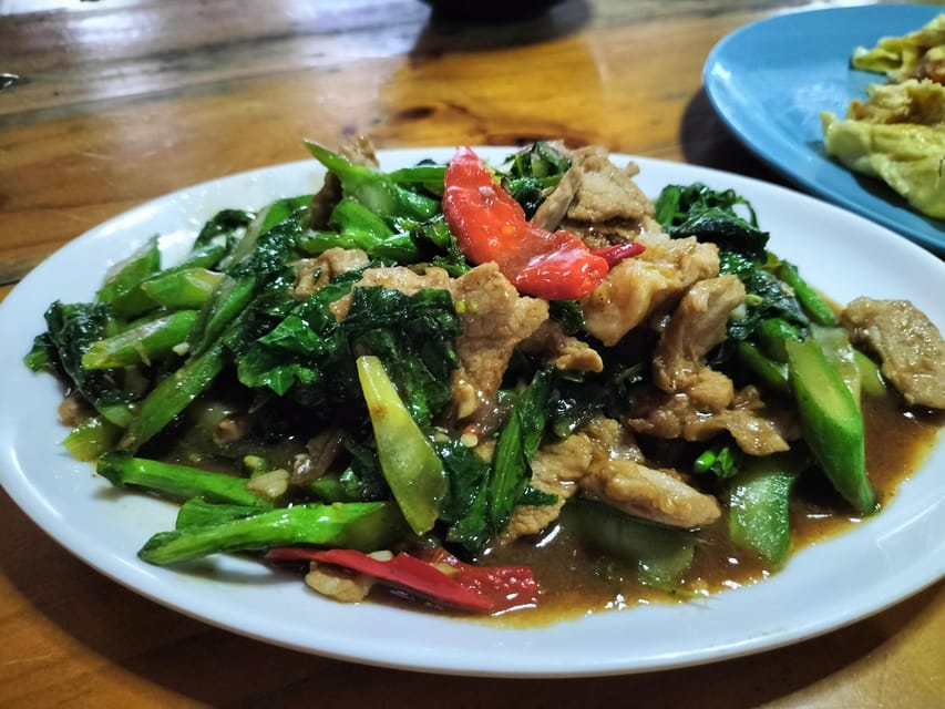 Bangkok: Cook authentic Thai food with Smart Cook - Making soup with sour, coconut, or local flavors