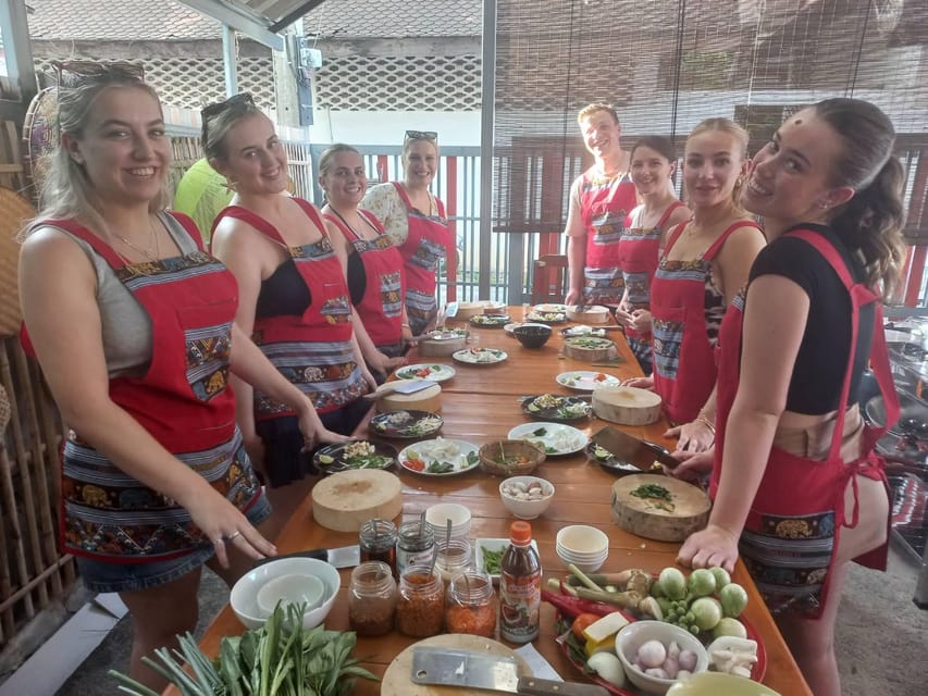 Bangkok: Cook authentic Thai food with Smart Cook - Spring rolls and mango sticky rice complete the meal