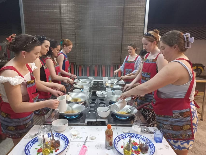 Bangkok: Cook authentic Thai food with Smart Cook - Choosing between Pad Thai, holy basil, and fried rice