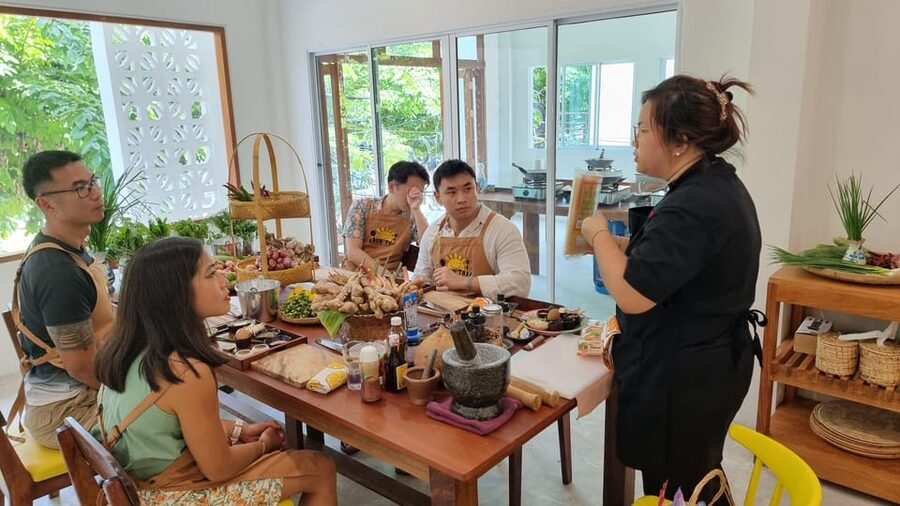 Bangkok: Cooking Class + Tuk Tuk Ride + Market Tour - How the teaching works
