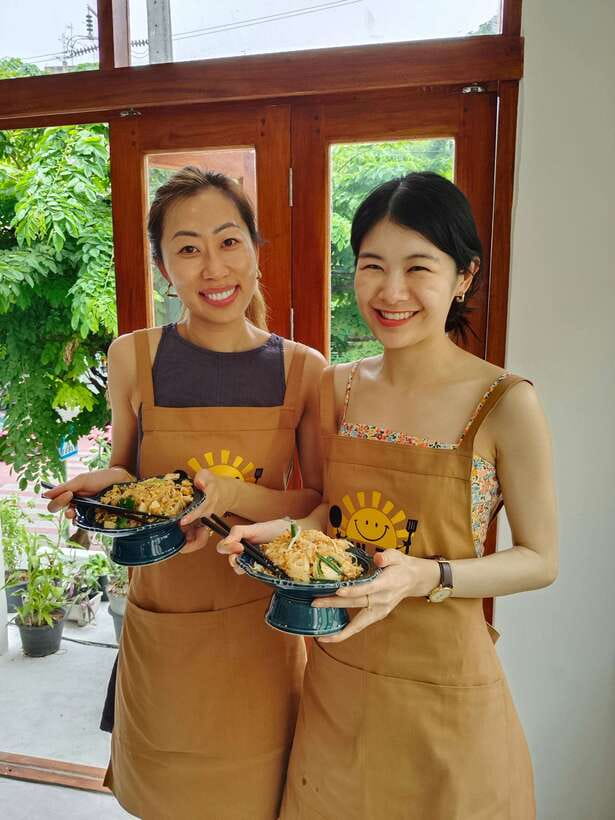 Bangkok: Cooking Class + Tuk Tuk Ride + Market Tour - Who should book this cooking class?