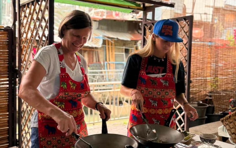Bangkok: Favourite Thai Flavors Cooking Class by Smart Cook - Key points at a glance