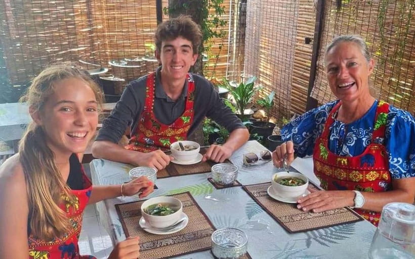 Bangkok: Favourite Thai Flavors Cooking Class by Smart Cook - What you cook during the 150-minute class
