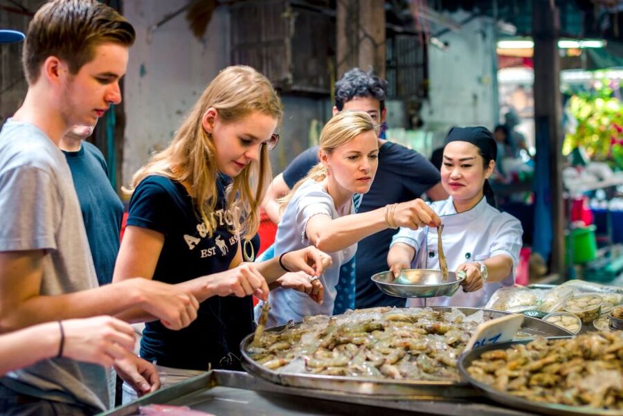 Bangkok: Half-Day Thai Cooking Class in Bangrak District - Morning or afternoon?