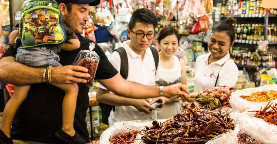 Bangkok: Thai Cooking Class and Onnuch Market Tour - Why the small group matters