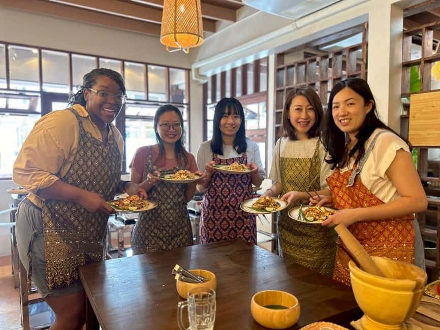 Bangkok: Thai Cooking Class With 4 Dishes & Thai Drink - Key points at a glance