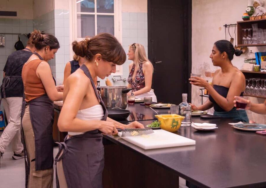Barcelona: Paella & Tapas Cooking Class with Sangria - Paella is the main event