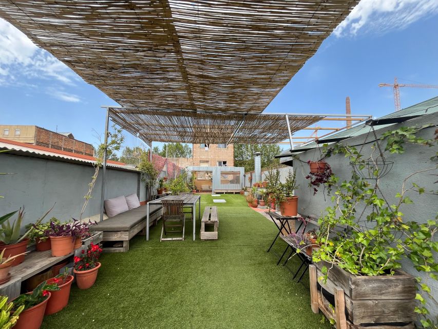 Barcelona: Rooftop Paella Cooking Class with Sangria - What to bring and how to arrive prepared