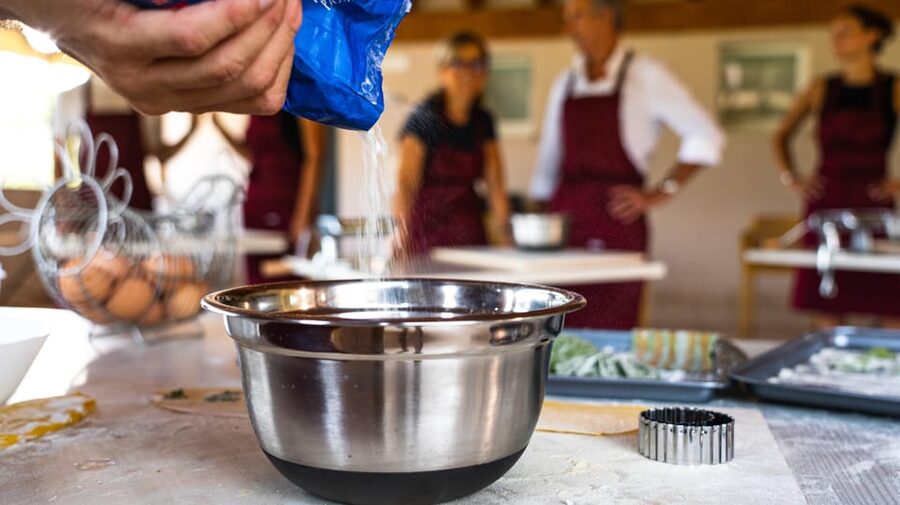 Bardolino: Garda Lake Pasta Cooking Class at Agritourism - Eating your pasta with Bardolino wine