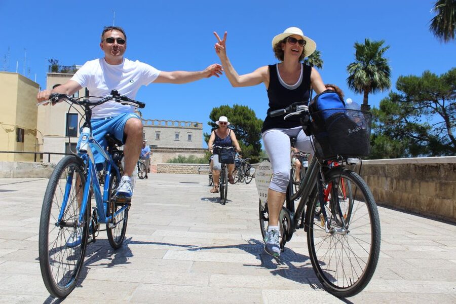 Bari: Bike Tour & Pasta Making Experience - Making and eating fresh orecchiette
