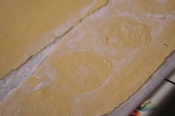 Bari: Pasta and Tiramisu Cooking Class with Wine - Timing, group size, and a few practical points