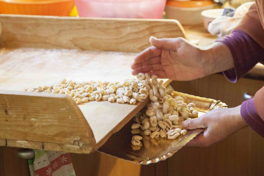 Bari: Pasta & Tiramisu Cooking Class at a Local's Home - Starting with sfoglia in a Bari home