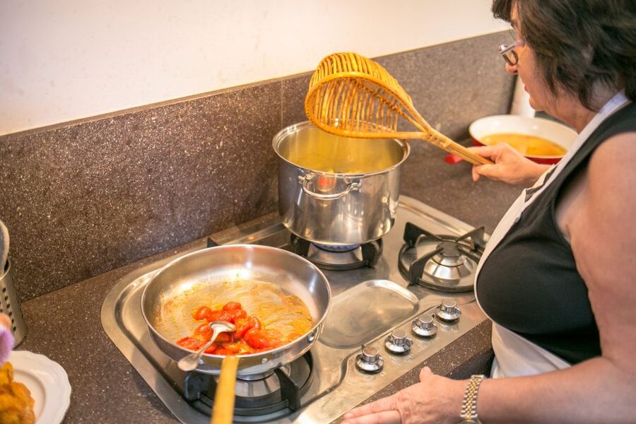 Bari: Pasta & Tiramisu Cooking Class at a Local's Home - What the warmest host experiences offer
