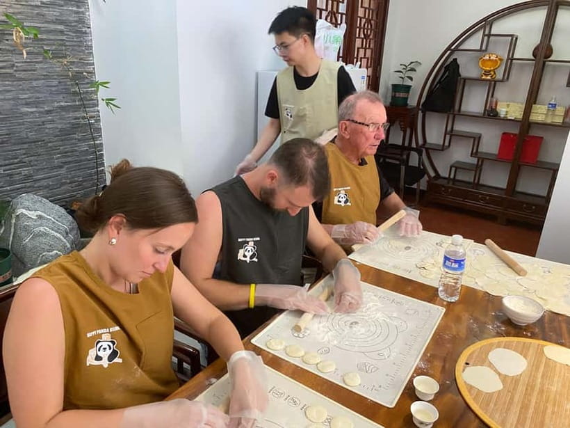 Beijing: Dumpling Making Workshop with Meal and Tea - The guides make a real difference