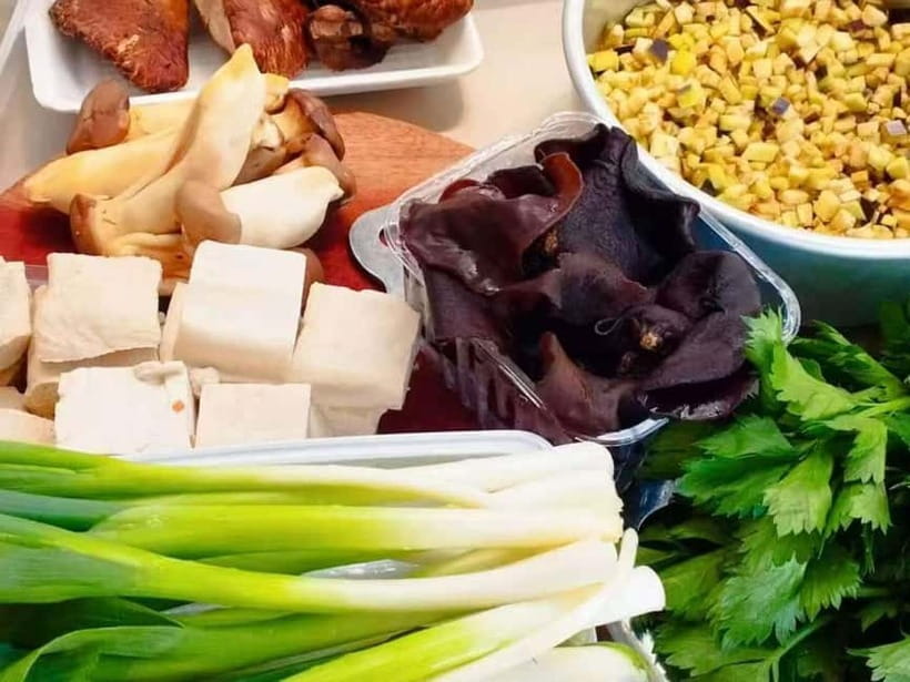 Beijing: Vegan Home Cooking & Local Market Tour with Sanxia - Meeting Sanxia near Tu Qiao and Linhe Li