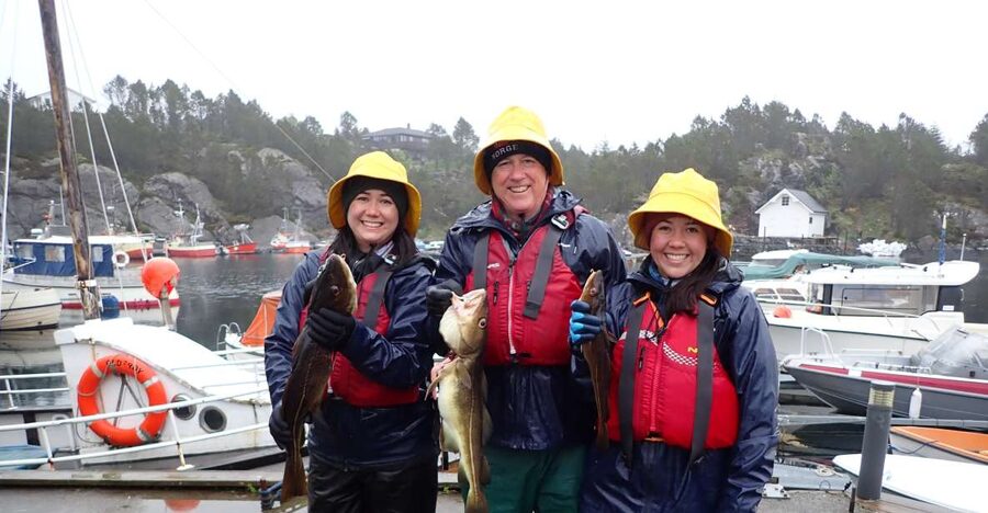 Bergen: Guided Fishing Tour with Outdoor Cooking - Syltøy: gear up beside the sea