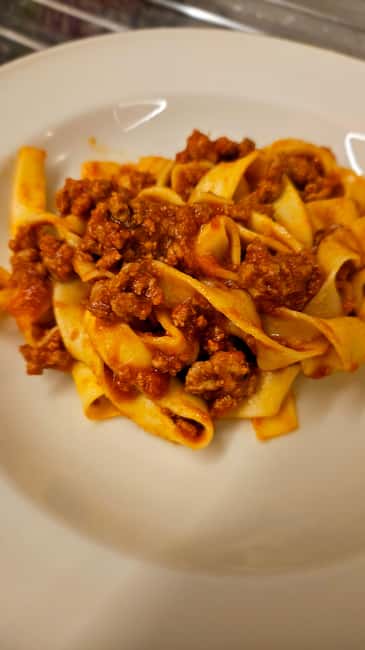 Bologna: Express Pasta-Making Class with Tasting