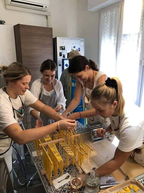 Bologna: Grandma's Recipe Pasta Cooking Class - Vegetarian options and group dynamics