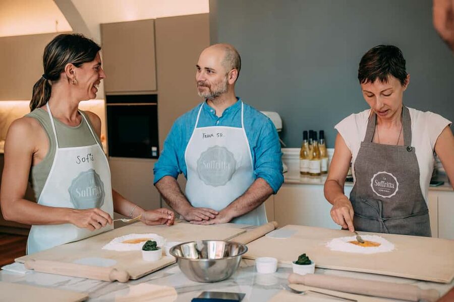 Bologna: Original Lasagna & Gelato Class at a Cooking School - Making spinach pasta from scratch