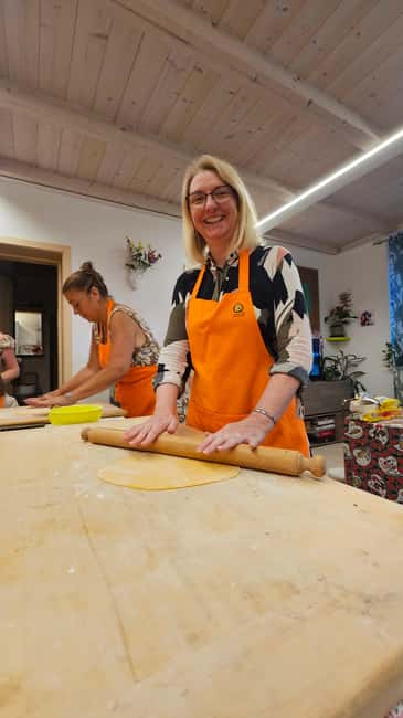 Bologna: Pasta Cooking Class, Ragu & Wine with Local Host - Local wine with the meal