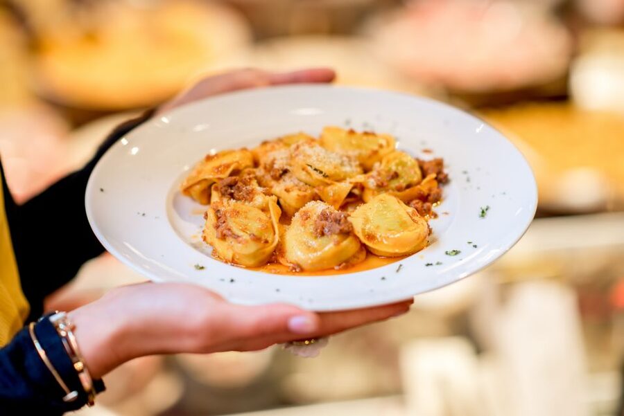 Bologna: Pasta Tagliatelle al Ragu Cooking Class with Wine - Who should book this pasta experience