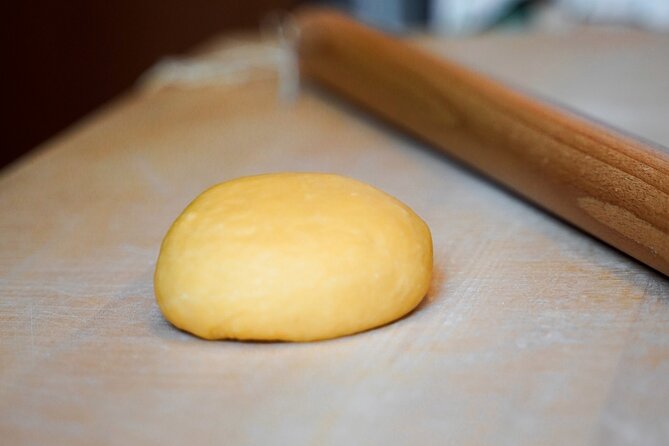 Bologna: Tagliatelle & Ragù Home Cooking Class with wine - Making ragù from the first step