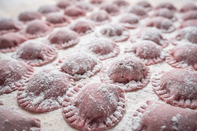 Bologna: Tagliatelle & Ragù Home Cooking Class with wine - The family atmosphere, for better and worse